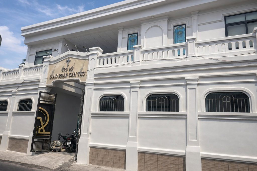 Cải tạo Tu Viện – Lương Hữu Khánh Q1