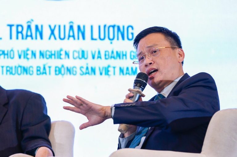 Thị trường bất động sản ‘dính đòn’ từ giá xăng dầu, vật liệu xây dựng tăng cao